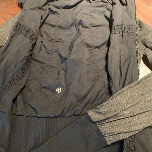 LULULEMON & NIKE - 3 Jackets for 1! - Picture 3 of 9